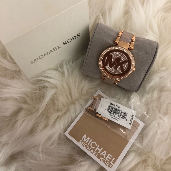 Michael Kors Watch - Picture 2 of 2